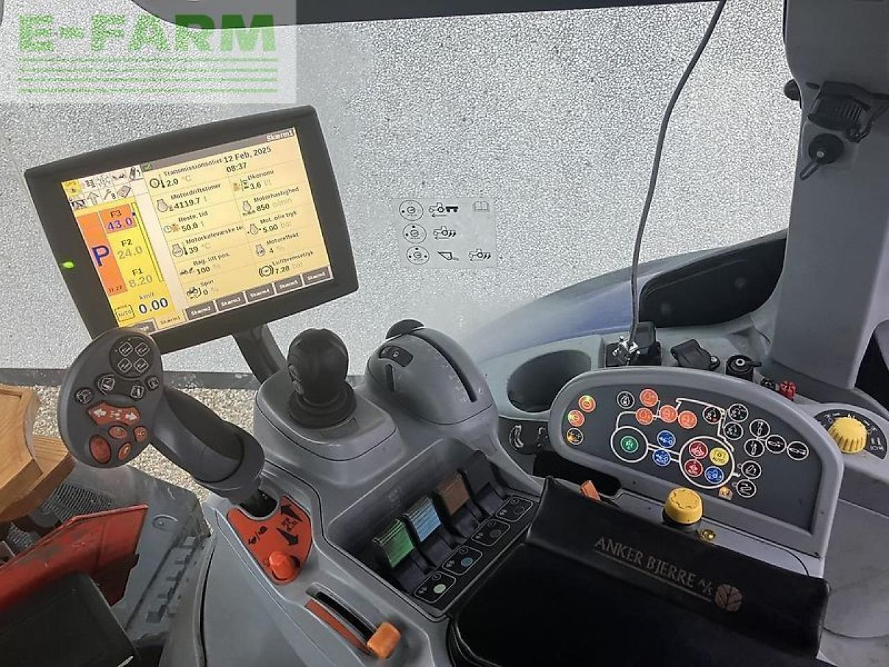 New Holland t7.315 ac bluepower - Трактор: фото 2 New Holland t7.315 ac bluepower - Трактор: фото 2