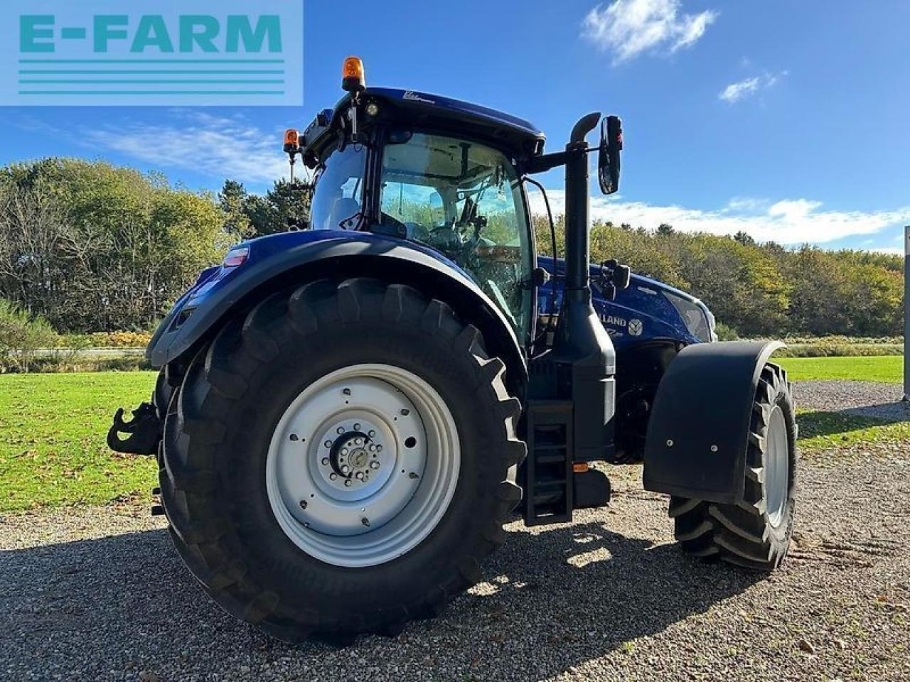 New Holland t7.315 ac bluepower - Трактор: фото 2 New Holland t7.315 ac bluepower - Трактор: фото 2