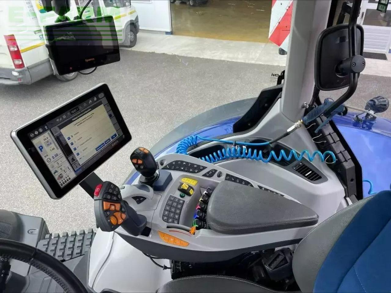 Трактор New Holland t7.315 hd plmi HD: фото 8 Трактор New Holland t7.315 hd plmi HD: фото 8