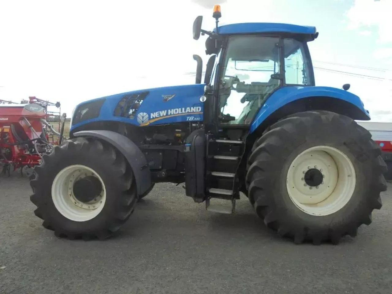 New Holland t8.330 - Трактор: фото 5 New Holland t8.330 - Трактор: фото 5