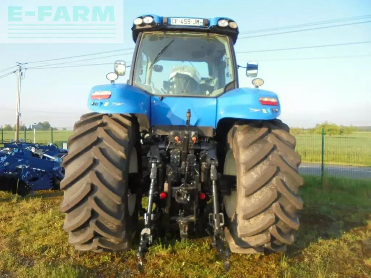 New Holland t8.330 - Трактор: фото 3 New Holland t8.330 - Трактор: фото 3