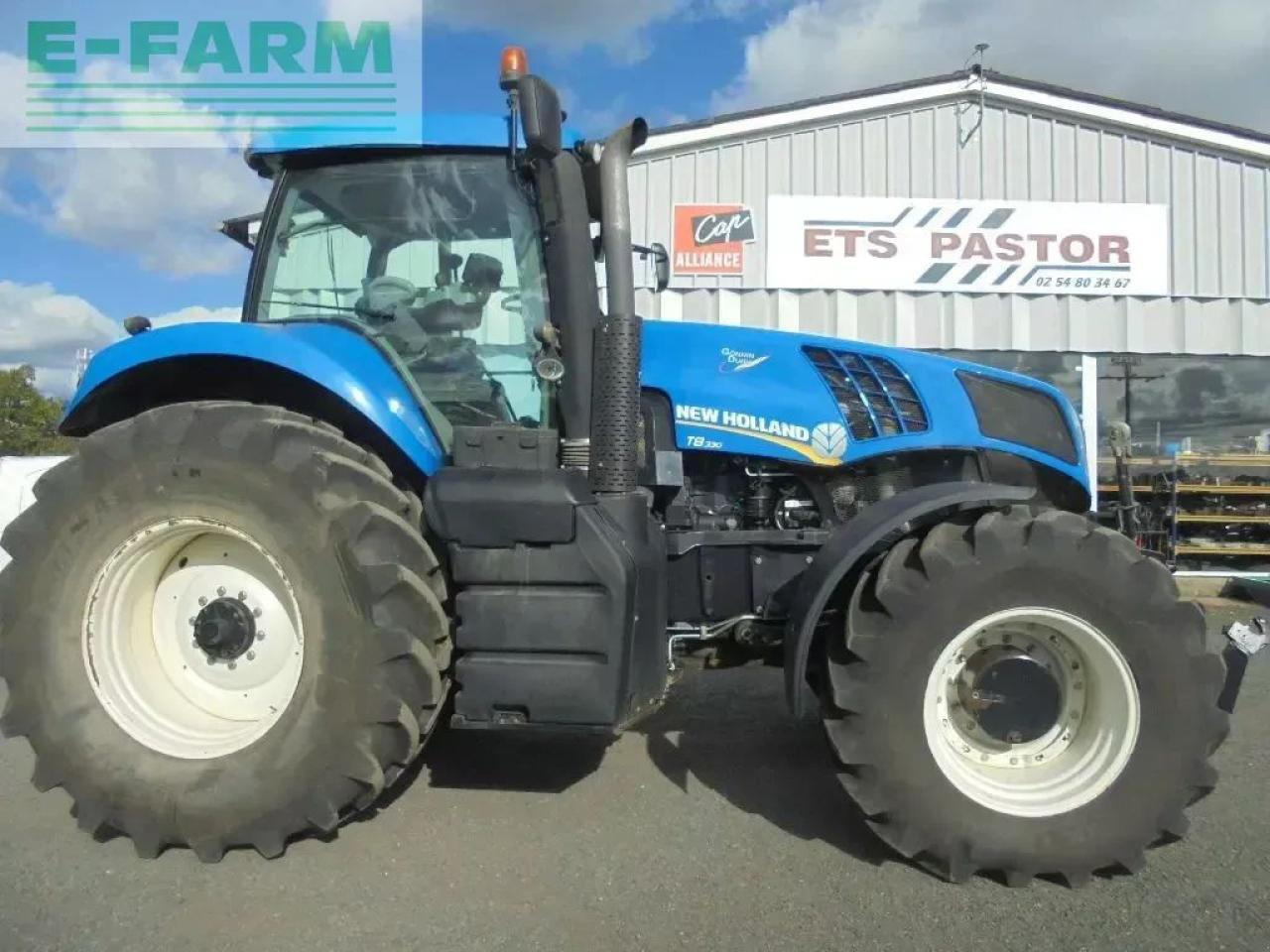 New Holland t8.330 - Трактор: фото 1 New Holland t8.330 - Трактор: фото 1