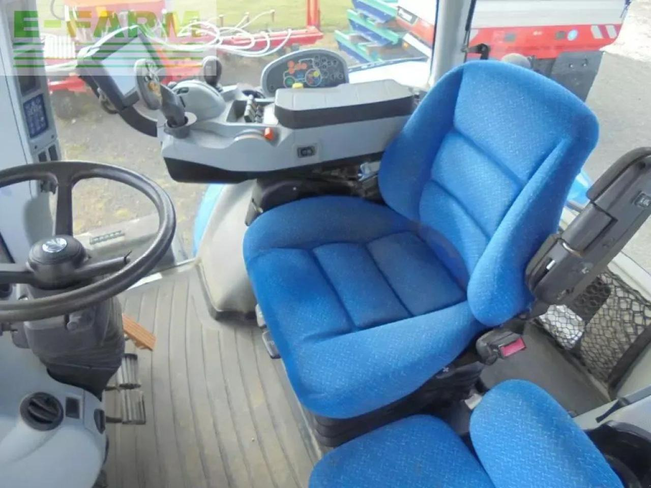 New Holland t8.330 - Трактор: фото 4 New Holland t8.330 - Трактор: фото 4