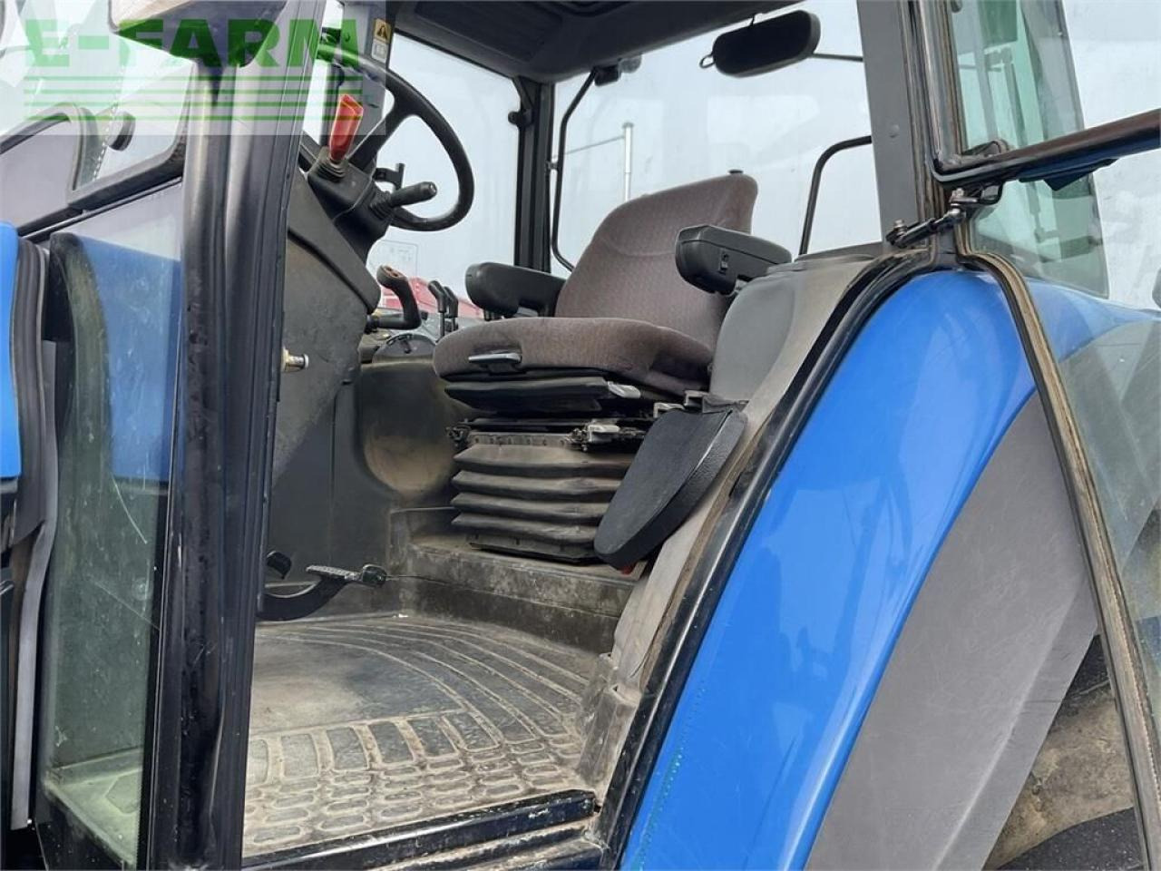 New Holland tm 150 - Трактор: фото 5 New Holland tm 150 - Трактор: фото 5
