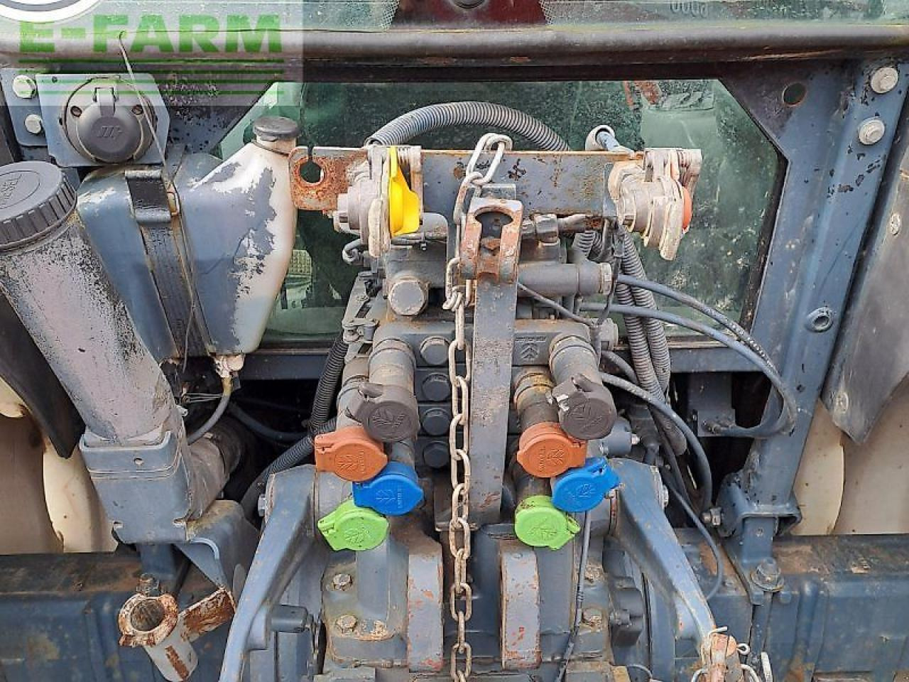 New Holland tn 75 s S - Трактор: фото 5 New Holland tn 75 s S - Трактор: фото 5