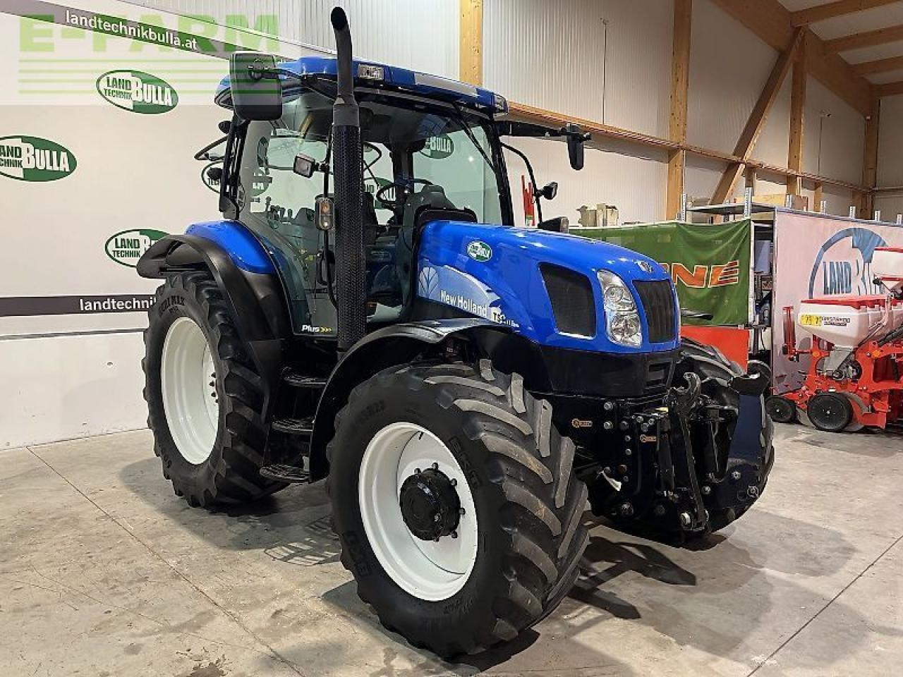 New Holland ts 115 - Трактор: фото 4 New Holland ts 115 - Трактор: фото 4