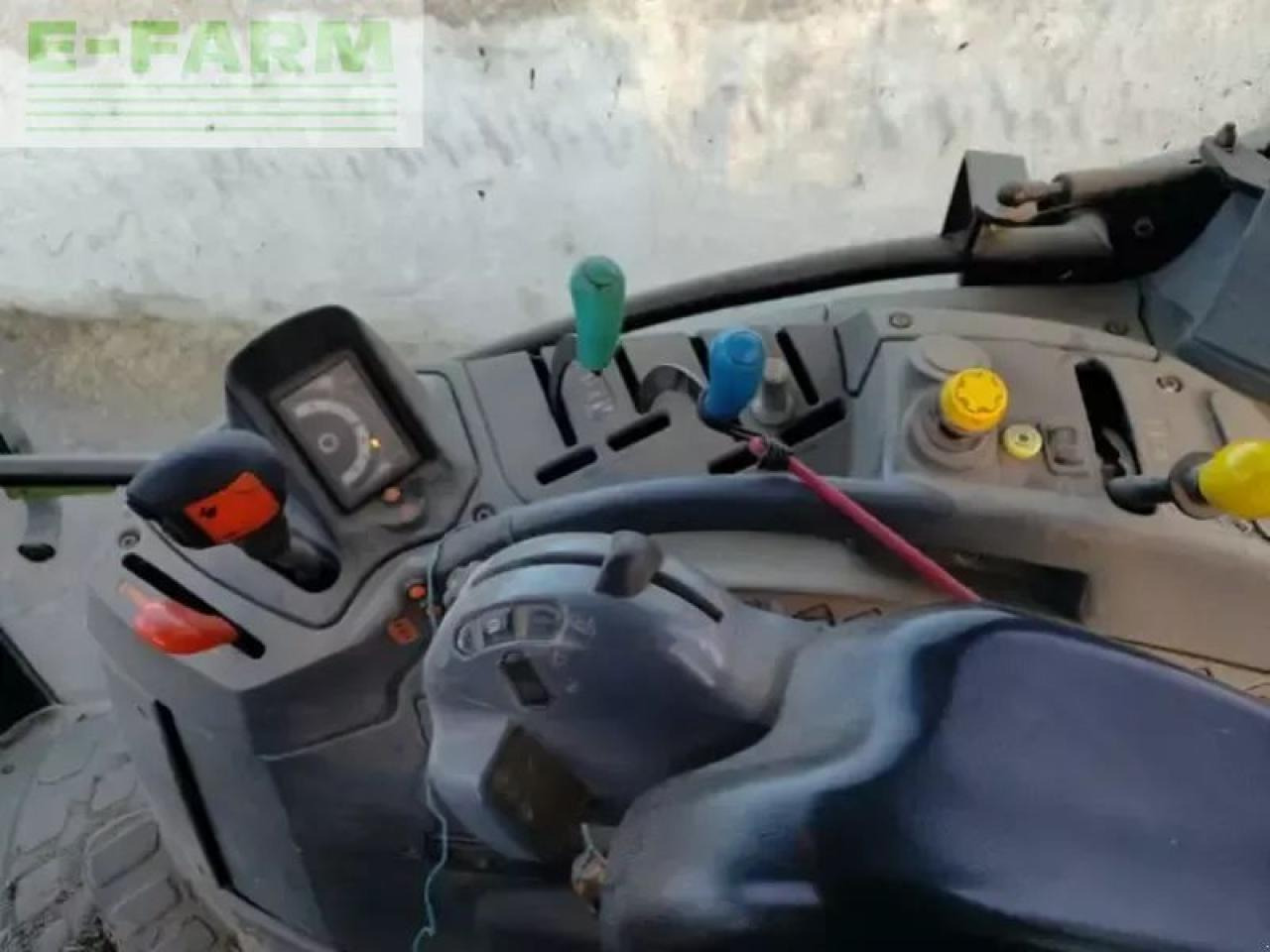 New Holland tsa 125 - Трактор: фото 4 New Holland tsa 125 - Трактор: фото 4