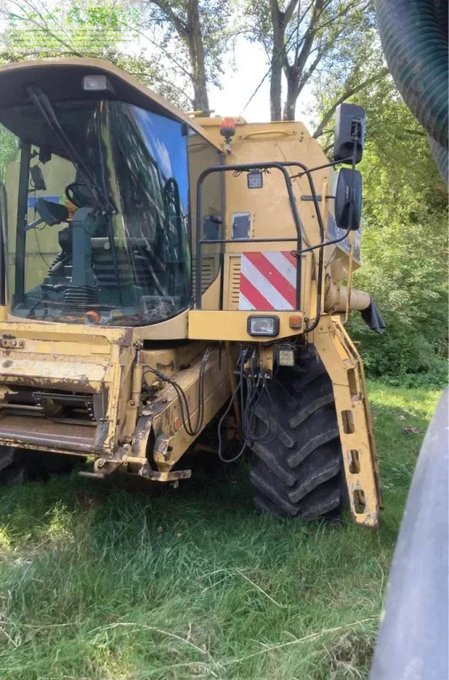 New Holland tx66 sl - Зерноуборочный комбайн: фото 1 New Holland tx66 sl - Зерноуборочный комбайн: фото 1