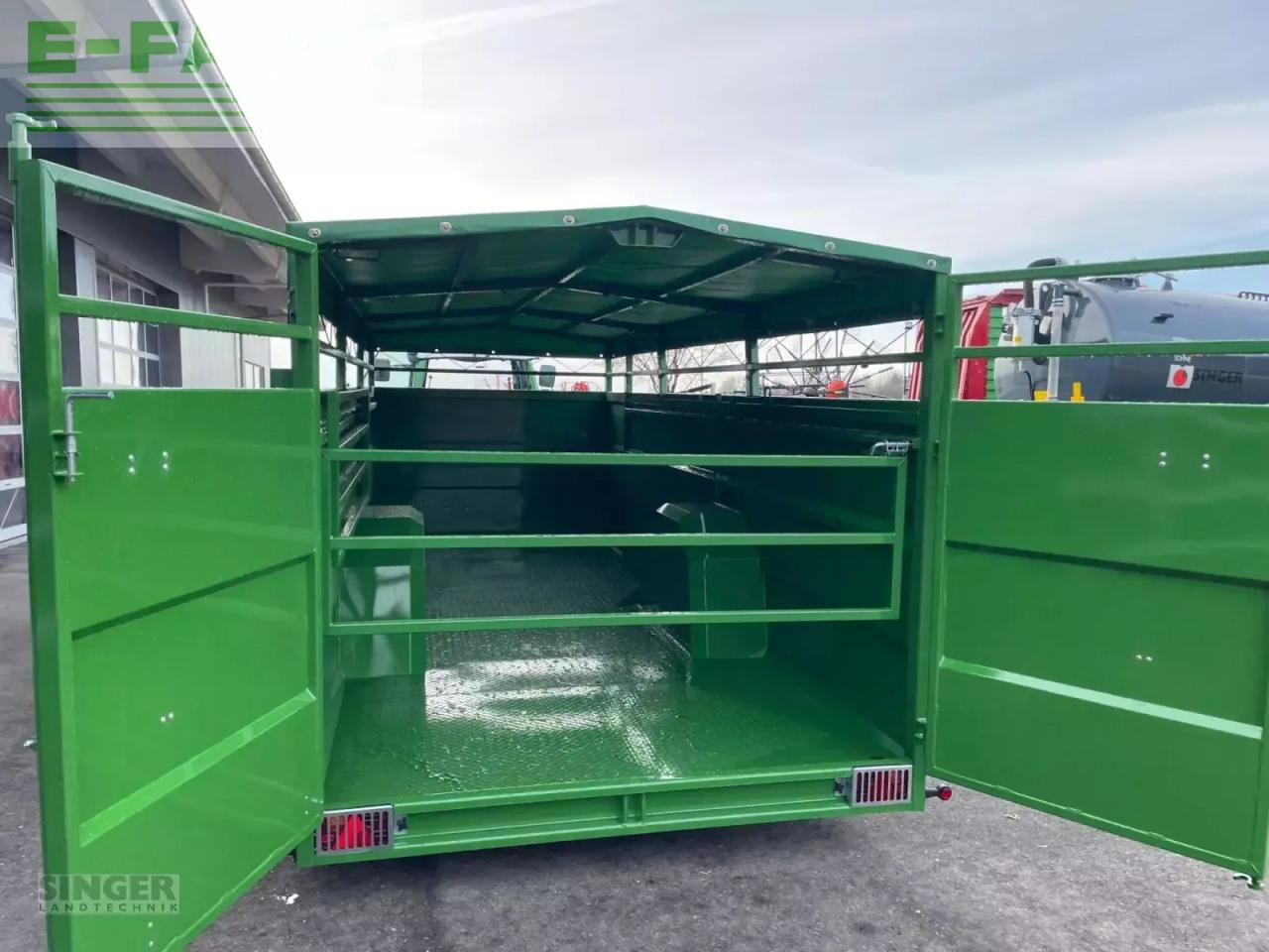 Pronar t046 h - Прицеп для перевозки животных: фото 5 Pronar t046 h - Прицеп для перевозки животных: фото 5