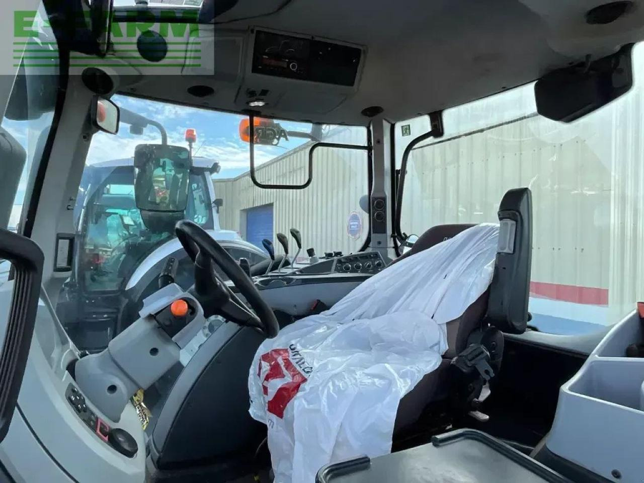 Valtra n134a - Трактор: фото 3 Valtra n134a - Трактор: фото 3