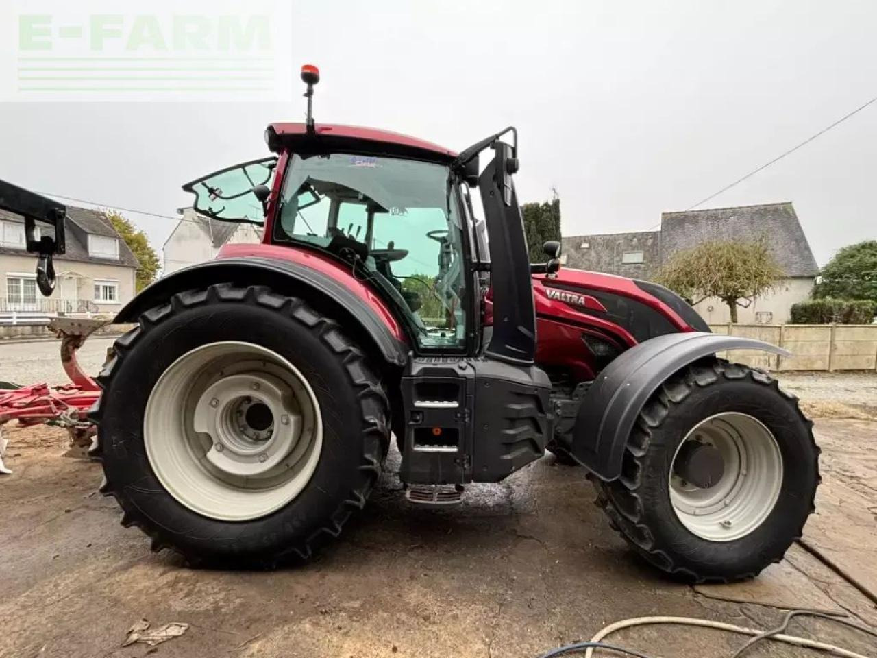 Valtra t174ea - Трактор: фото 3 Valtra t174ea - Трактор: фото 3