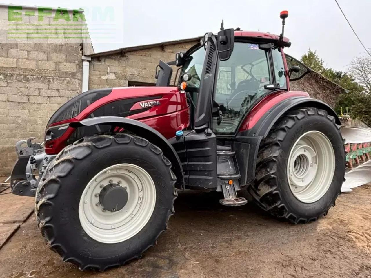 Valtra t174ea - Трактор: фото 1 Valtra t174ea - Трактор: фото 1