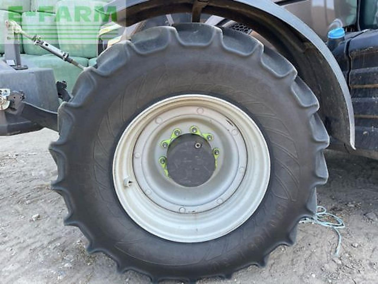 Трактор Valtra t235v: фото 7