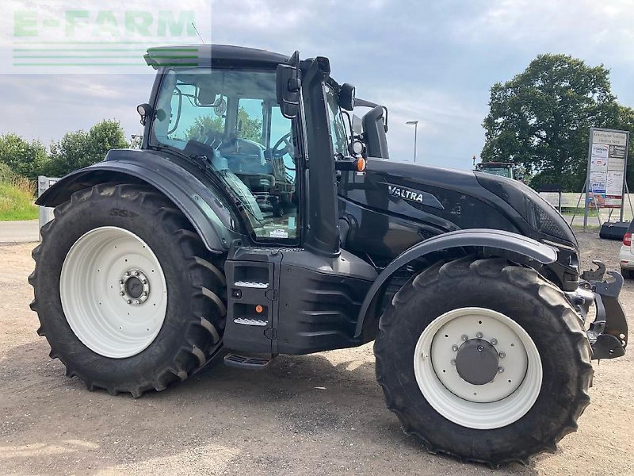 Valtra t254a mr19 - Трактор: фото 2 Valtra t254a mr19 - Трактор: фото 2