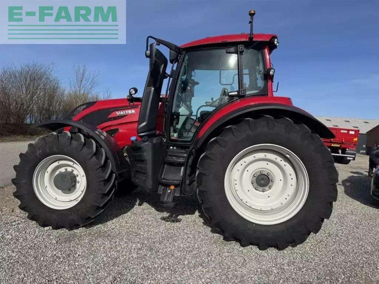 Valtra t255 activ med twin-trac vendbar købine Active - Трактор: фото 2 Valtra t255 activ med twin-trac vendbar købine Active - Трактор: фото 2