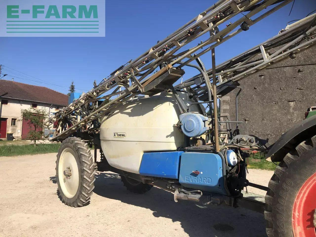 Meteor + 4100 - Прицепной опрыскиватель: фото 1 Meteor + 4100 - Прицепной опрыскиватель: фото 1