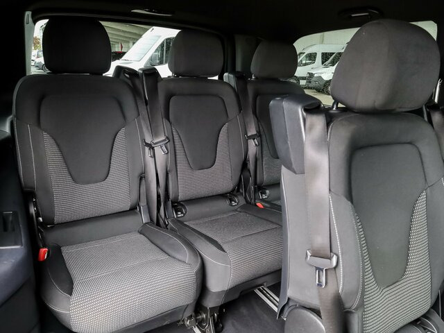 MERCEDES-BENZ EQV 300 ang,8Sitzer,2xSchiebetür,360°Kamera... - Пассажирский фургон, Электрический фургон: фото 4 MERCEDES-BENZ EQV 300 ang,8Sitzer,2xSchiebetür,360°Kamera... - Пассажирский фургон, Электрический фургон: фото 4