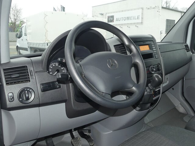 MERCEDES-BENZ Sprinter 311 CDI DOKA Pritsche,AHK,Standheizung - Малотоннажный бортовой грузовик, Грузопассажирский фургон: фото 4 MERCEDES-BENZ Sprinter 311 CDI DOKA Pritsche,AHK,Standheizung - Малотоннажный бортовой грузовик, Грузопассажирский фургон: фото 4