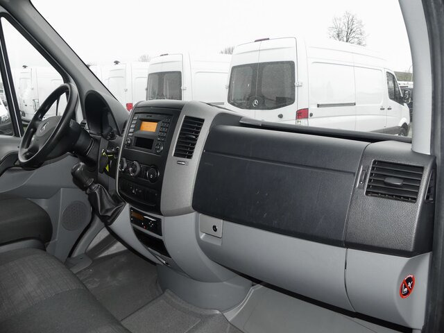 MERCEDES-BENZ Sprinter 311 CDI DOKA Pritsche,AHK,Standheizung - Тентованный фургон, Грузопассажирский фургон: фото 2 MERCEDES-BENZ Sprinter 311 CDI DOKA Pritsche,AHK,Standheizung - Тентованный фургон, Грузопассажирский фургон: фото 2
