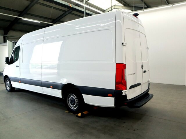 Фото интерьера 1: Цельнометаллический фургон MERCEDES-BENZ Sprinter 317 Maxi,MBUX,Kamera,Tempomat