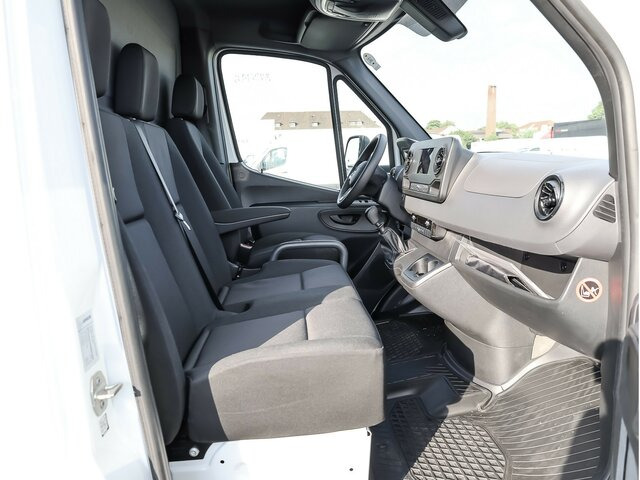 MERCEDES-BENZ Sprinter317CDI Maxi Koffer,LBW,Klima,Kamera - Фургон с закрытым кузовом: фото 3 MERCEDES-BENZ Sprinter317CDI Maxi Koffer,LBW,Klima,Kamera - Фургон с закрытым кузовом: фото 3