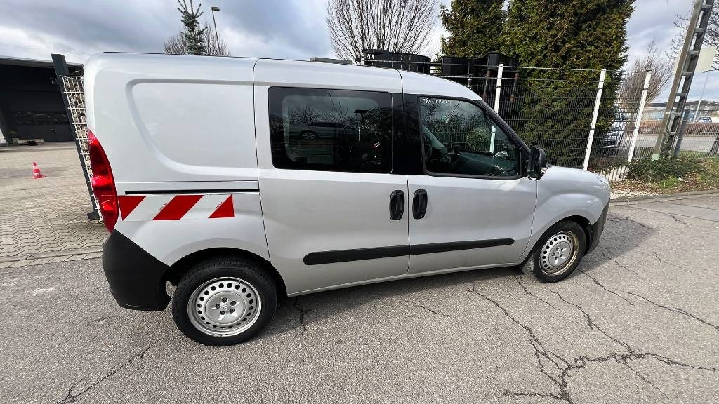 Opel Combo 1.3, Kasten, Transporter, Werkstattschränke - Фургон с закрытым кузовом: фото 5 Opel Combo 1.3, Kasten, Transporter, Werkstattschränke - Фургон с закрытым кузовом: фото 5