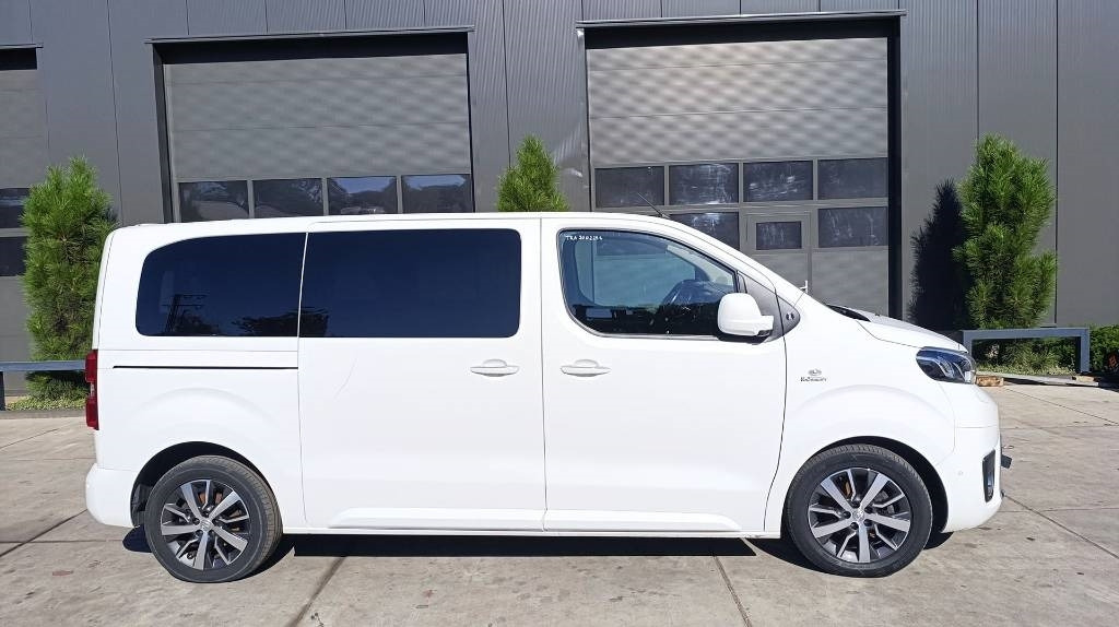Toyota Proace 2.0 Van, Kleinbus, 7-Sitzer, Turboschaden - Цельнометаллический фургон: фото 2 Toyota Proace 2.0 Van, Kleinbus, 7-Sitzer, Turboschaden - Цельнометаллический фургон: фото 2