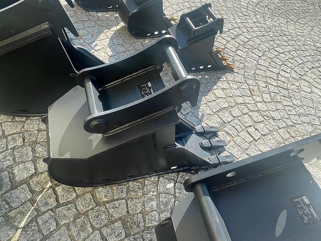 Big Tieflöffel 30 cm mit Lehnhoff MS03 Symlock Aufnahme - Ковш: фото 2 Big Tieflöffel 30 cm mit Lehnhoff MS03 Symlock Aufnahme - Ковш: фото 2