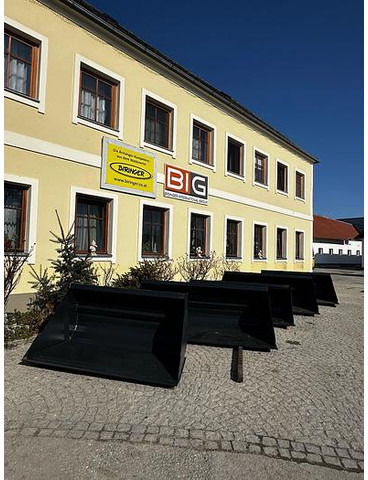 Big Volumenschaufel 200 cm mit JCB 520-50 Aufnahme - Ковш: фото 1 Big Volumenschaufel 200 cm mit JCB 520-50 Aufnahme - Ковш: фото 1