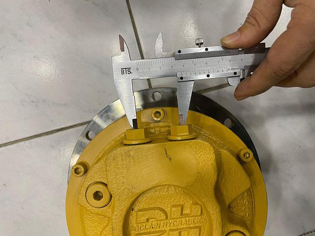 Bomag Fahrmotor (Poclain) 05816293 - Каток: фото 3 Bomag Fahrmotor (Poclain) 05816293 - Каток: фото 3