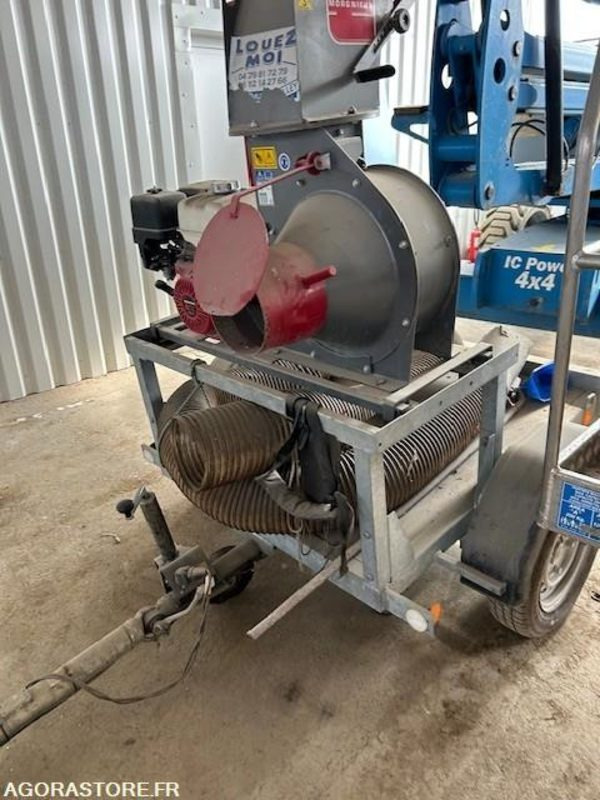 ASPIRATEUR A FEUILLES MORGNIEUX SUR REMORQUE ECIM - Садовое оборудование: фото 1 ASPIRATEUR A FEUILLES MORGNIEUX SUR REMORQUE ECIM - Садовое оборудование: фото 1