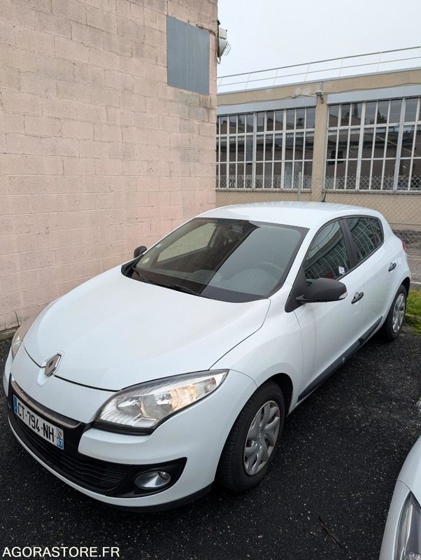 BERLINE MEGANE RENAULT 1.5 DCI BON ETAT 5 PLACES 200 010 KM - Легковой автомобиль: фото 3 BERLINE MEGANE RENAULT 1.5 DCI BON ETAT 5 PLACES 200 010 KM - Легковой автомобиль: фото 3
