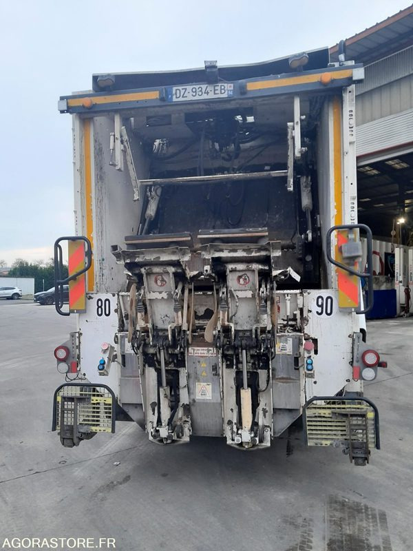 BOM 26T GNC IVECO - 2016 / 111802 KM (6402- VPIDF -66ICAM571X) - Мусоровоз: фото 4 BOM 26T GNC IVECO - 2016 / 111802 KM (6402- VPIDF -66ICAM571X) - Мусоровоз: фото 4