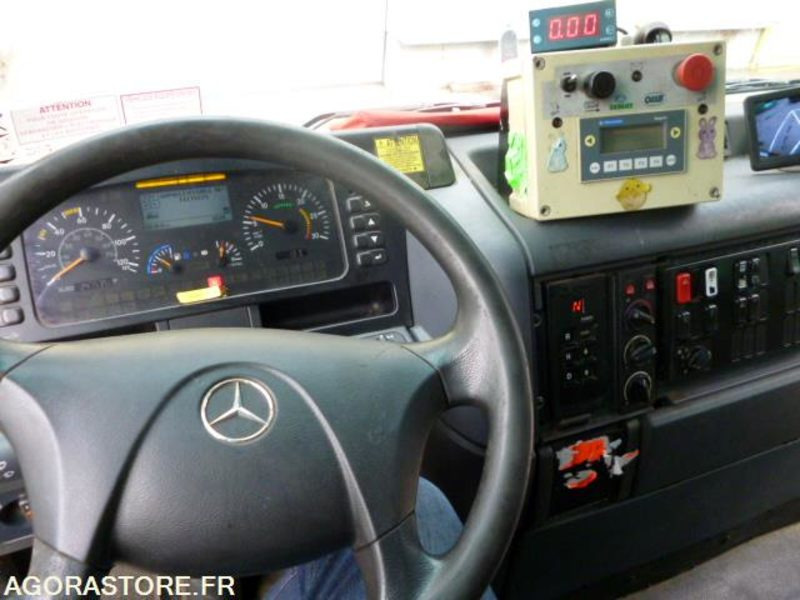 BOM ECONIC MERCEDES CABINE TYPE BUS 2007 4 places 247550kms - Мусоровоз: фото 4 BOM ECONIC MERCEDES CABINE TYPE BUS 2007 4 places 247550kms - Мусоровоз: фото 4