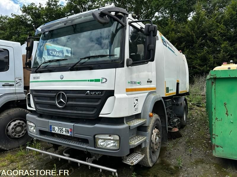 Balayeuse aspiratrice de voirie BROCK SL 280 JUMBO - 2006 - 310 527 KMS - Подметально-уборочная машина: фото 1 Balayeuse aspiratrice de voirie BROCK SL 280 JUMBO - 2006 - 310 527 KMS - Подметально-уборочная машина: фото 1