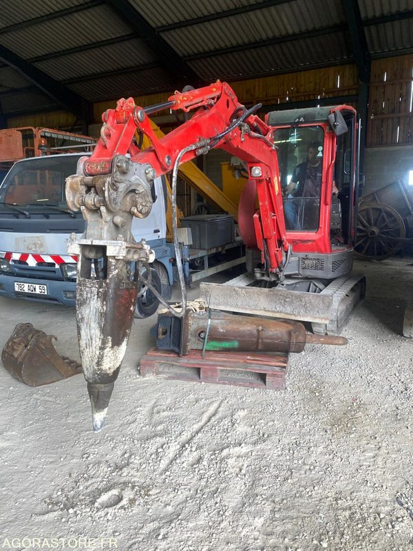 Brise roche Sandvik BR211 M1 - Гидромолот: фото 1 Brise roche Sandvik BR211 M1 - Гидромолот: фото 1