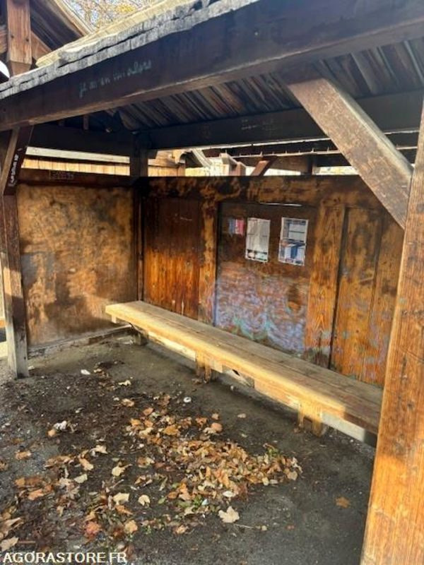 Lot de 2 abris bus bois - Другая техника: фото 4 Lot de 2 abris bus bois - Другая техника: фото 4