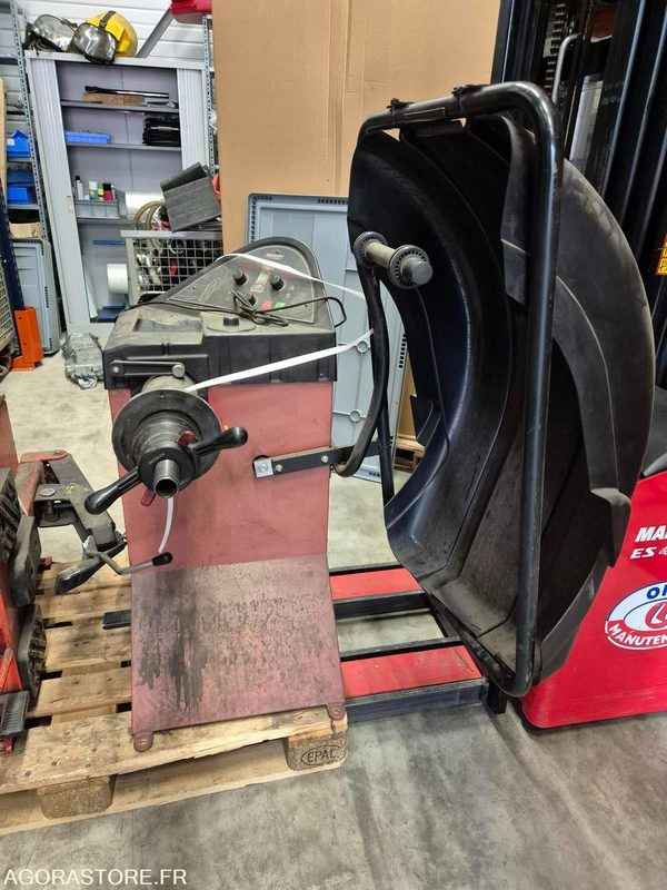 EQUILIBREUSE DE ROUES FACOM - Инструмент/ Оборудование: фото 2 EQUILIBREUSE DE ROUES FACOM - Инструмент/ Оборудование: фото 2