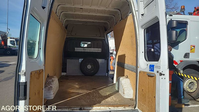 Цельнометаллический фургон Ford Transit LS - 2008 - 76734kms - 929AZP67: фото 19