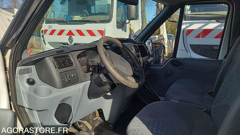 Цельнометаллический фургон Ford Transit LS - 2008 - 76734kms - 929AZP67: фото 11