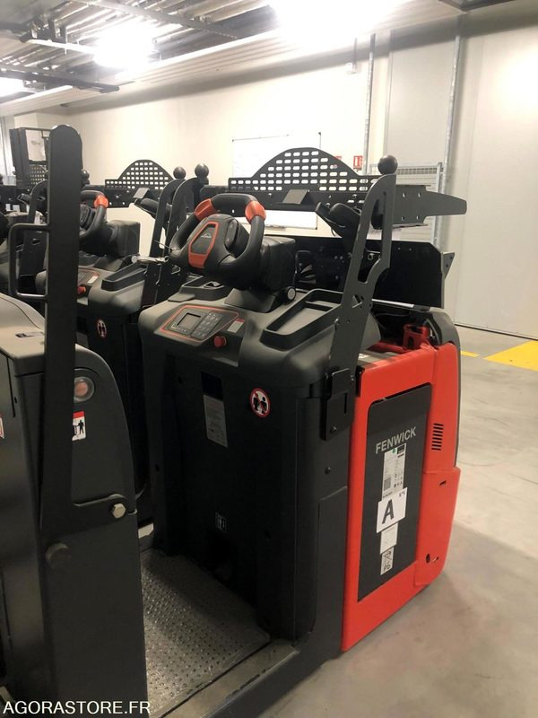 Gerbeur à plateforme élevable - Штабелер: фото 1 Gerbeur à plateforme élevable - Штабелер: фото 1