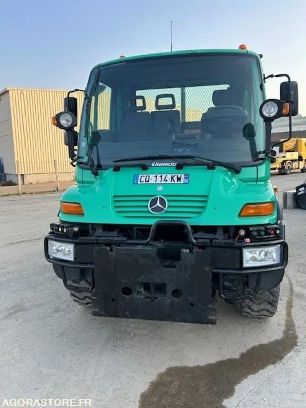 MERCEDES UNIMOG U300C VERSION COMMUNALE 2003 38210 KM + EPAREUSE CMV 450GP - Грузовик: фото 5 MERCEDES UNIMOG U300C VERSION COMMUNALE 2003 38210 KM + EPAREUSE CMV 450GP - Грузовик: фото 5