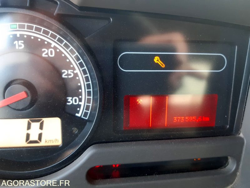 Грузовик RENAULT 8X4 KERAX 430.32 - 2011 / 373600 Kms (M5126): фото 11
