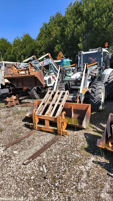 Lot Renault - Tracteur chargeur Renault ergos 105-god 0002- 2000 - 10958 et TR12 - Трактор: фото 1 Lot Renault - Tracteur chargeur Renault ergos 105-god 0002- 2000 - 10958 et TR12 - Трактор: фото 1