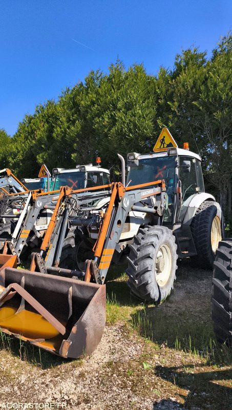 Lot Renault - Tracteur ergos 110-CF 056 - 2001 - 11404 et CHARGEUR FAUCHEUX TRF0 - Трактор: фото 3 Lot Renault - Tracteur ergos 110-CF 056 - 2001 - 11404 et CHARGEUR FAUCHEUX TRF0 - Трактор: фото 3