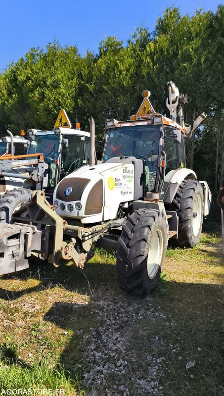Lot Renault - Tracteur ergos 446 Roto 209 - 2009 et FAUCHEUSE NOREMAT VISIOBRA - Трактор: фото 1 Lot Renault - Tracteur ergos 446 Roto 209 - 2009 et FAUCHEUSE NOREMAT VISIOBRA - Трактор: фото 1