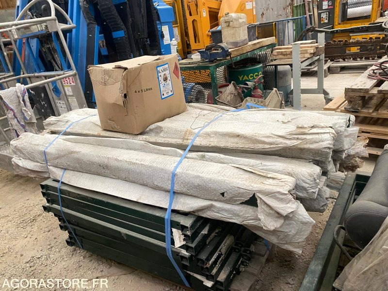 Lot de 10 portillons ACIER 100x100 Jamais mis en place - Садовое оборудование: фото 1 Lot de 10 portillons ACIER 100x100 Jamais mis en place - Садовое оборудование: фото 1