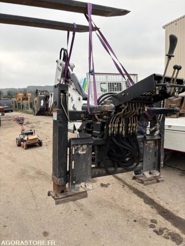 PELLE RETRO BOBCAT 725 S POUR SKID - Навесное оборудование для Строительной техники: фото 1 PELLE RETRO BOBCAT 725 S POUR SKID - Навесное оборудование для Строительной техники: фото 1