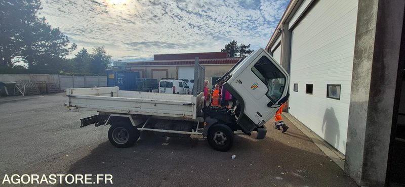 Nissan Cabstar - Малотоннажный самосвал: фото 4 Nissan Cabstar - Малотоннажный самосвал: фото 4