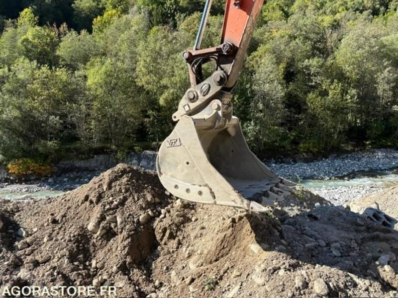 PELLE A CHENILLE ACIER HITACHI ZX130LCN-5B - Экскаватор: фото 3 PELLE A CHENILLE ACIER HITACHI ZX130LCN-5B - Экскаватор: фото 3